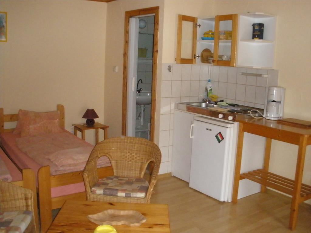 Mirtill Apartmanház Hévíz Habitación foto