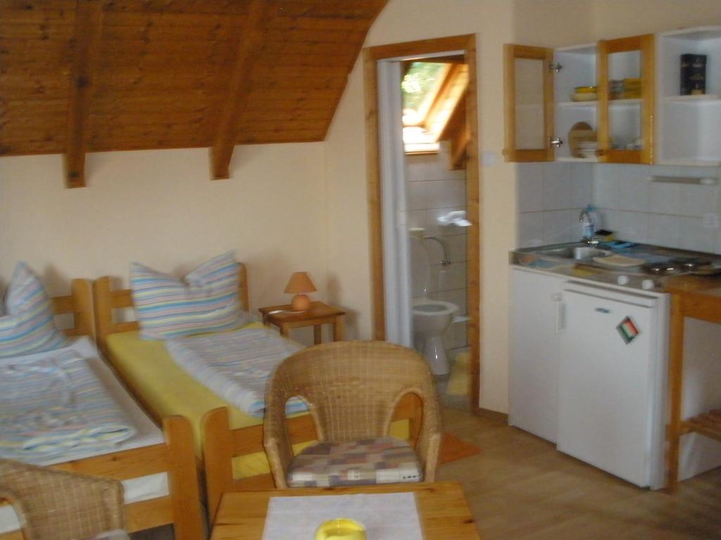 Mirtill Apartmanház Hévíz Habitación foto
