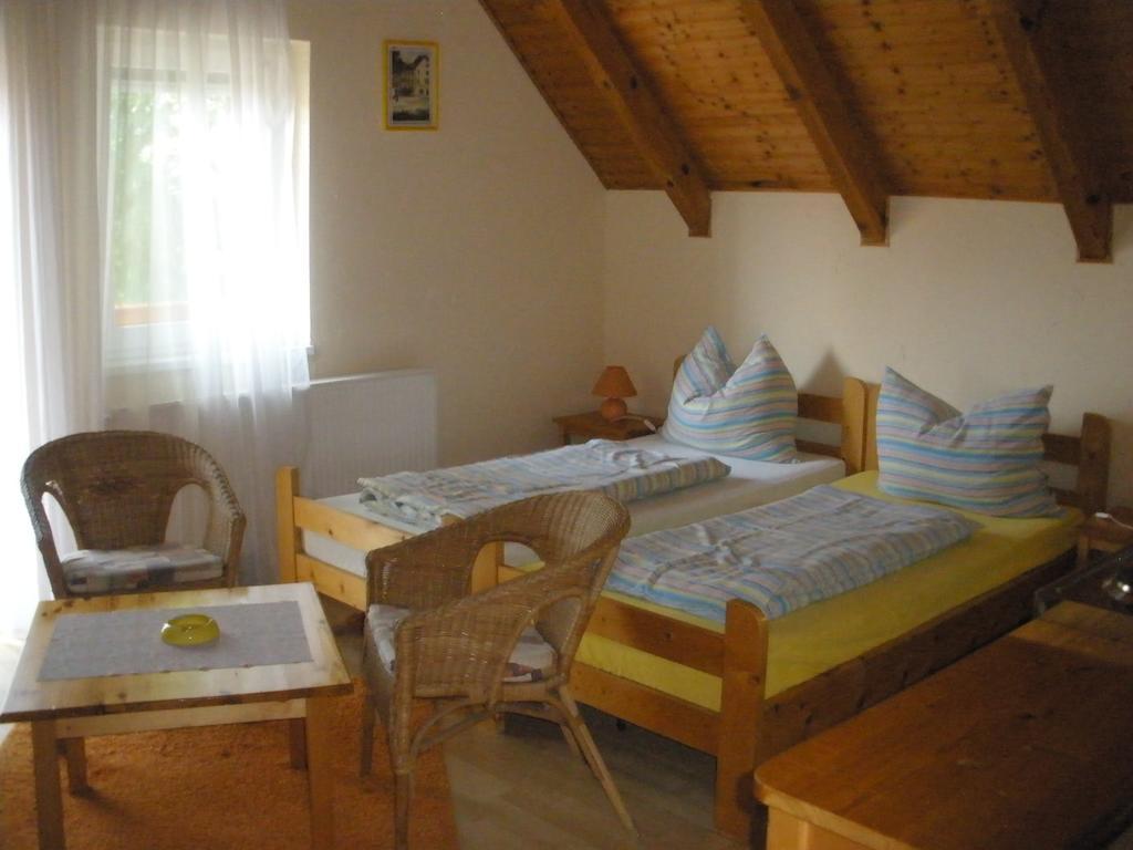 Mirtill Apartmanház Hévíz Habitación foto