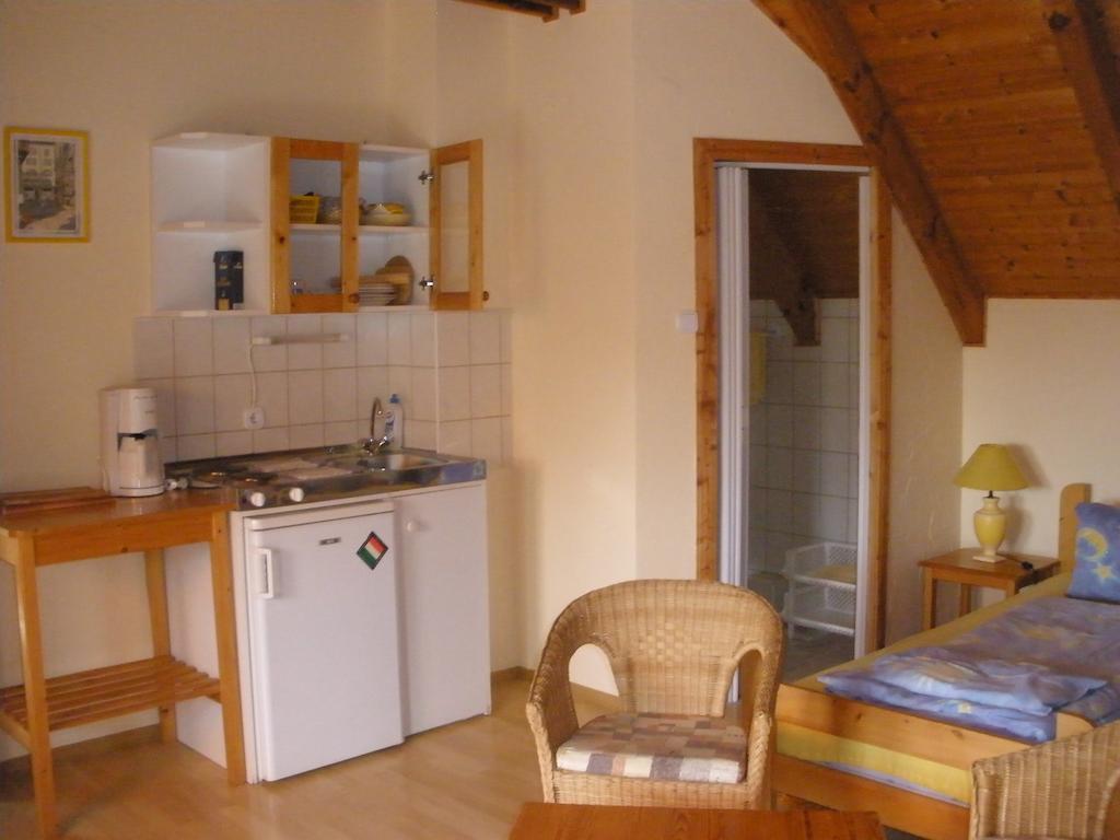 Mirtill Apartmanház Hévíz Habitación foto